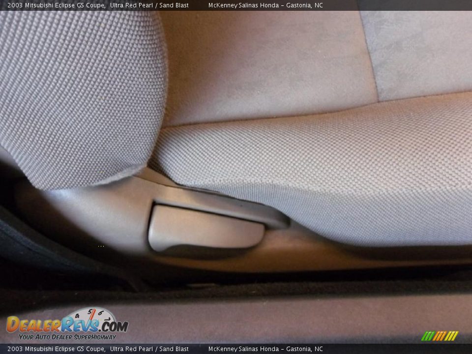 2003 Mitsubishi Eclipse GS Coupe Ultra Red Pearl / Sand Blast Photo #16