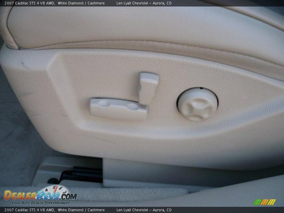 2007 Cadillac STS 4 V8 AWD White Diamond / Cashmere Photo #23