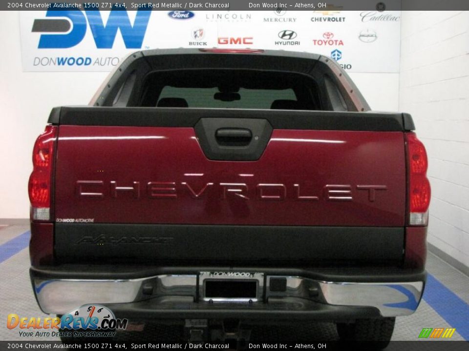 2004 Chevrolet Avalanche 1500 Z71 4x4 Sport Red Metallic / Dark Charcoal Photo #8