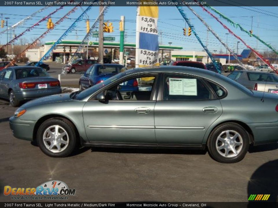 2007 Ford Taurus SEL Light Tundra Metallic / Medium/Dark Flint Photo #2