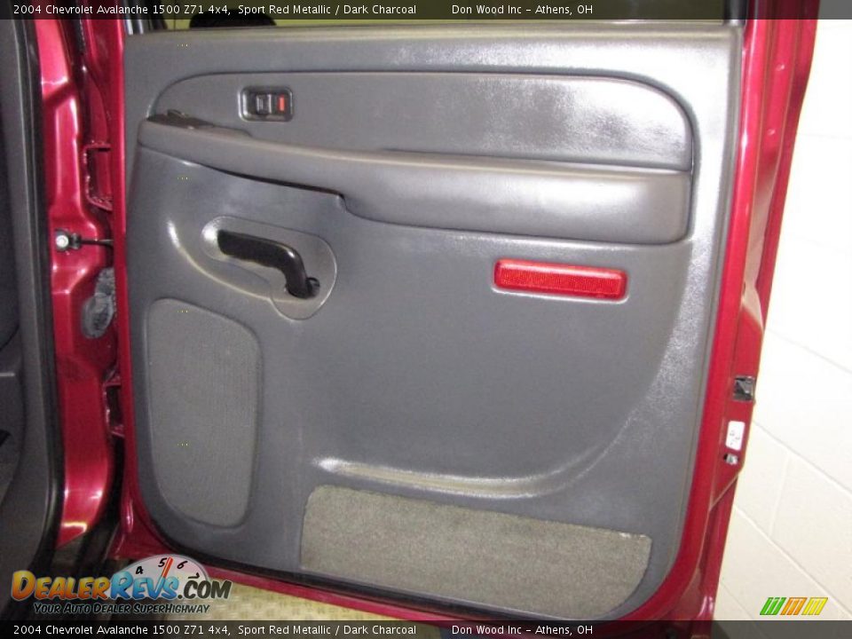 2004 Chevrolet Avalanche 1500 Z71 4x4 Sport Red Metallic / Dark Charcoal Photo #17