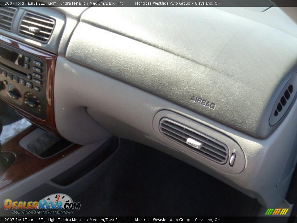 2007 Ford Taurus SEL Light Tundra Metallic / Medium/Dark Flint Photo #14