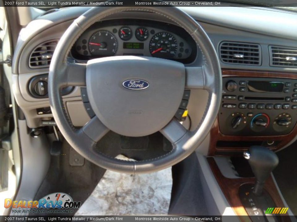 2007 Ford Taurus SEL Light Tundra Metallic / Medium/Dark Flint Photo #17