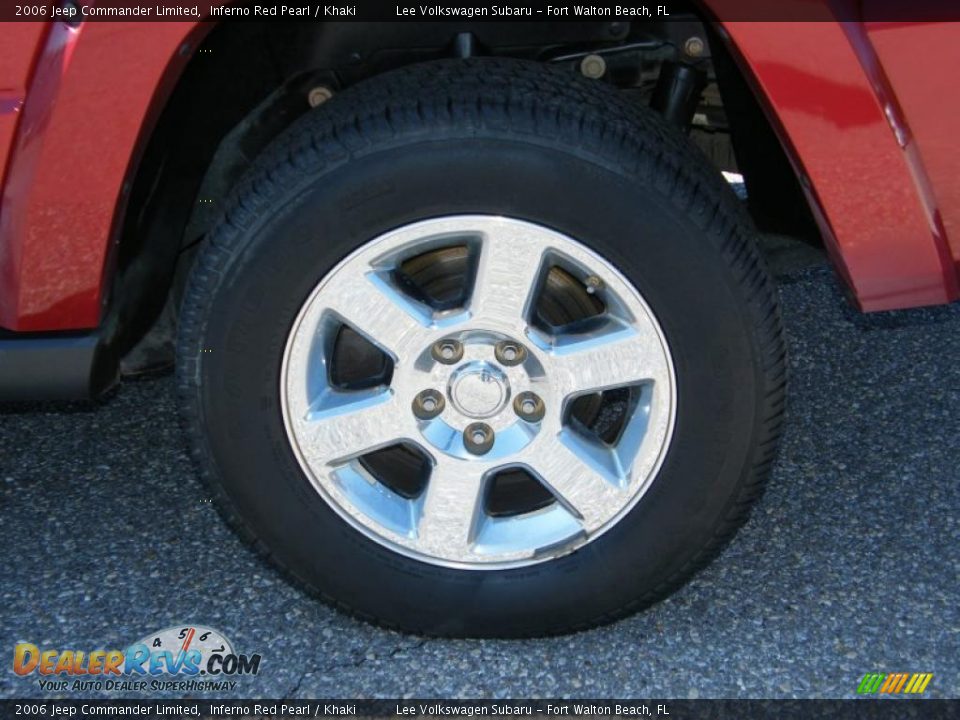 2006 Jeep Commander Limited Inferno Red Pearl / Khaki Photo #11
