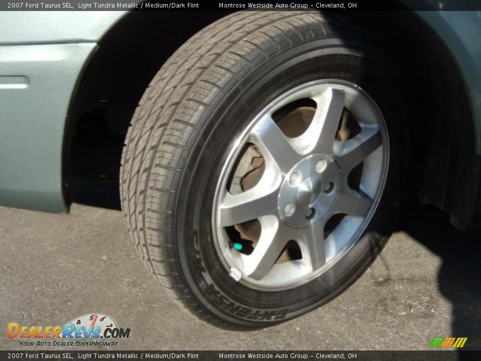 2007 Ford Taurus SEL Light Tundra Metallic / Medium/Dark Flint Photo #25
