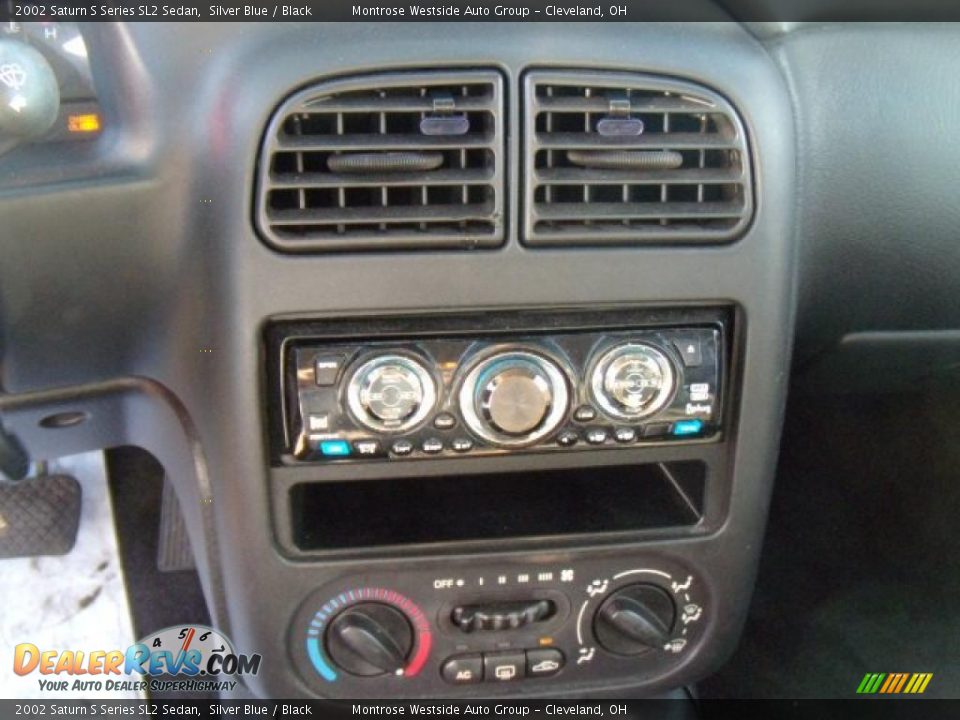 2002 Saturn S Series SL2 Sedan Silver Blue / Black Photo #19