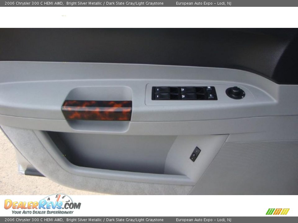 2006 Chrysler 300 C HEMI AWD Bright Silver Metallic / Dark Slate Gray/Light Graystone Photo #11