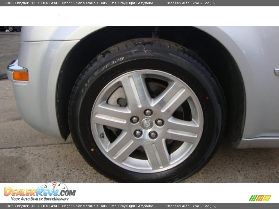 2006 Chrysler 300 C HEMI AWD Bright Silver Metallic / Dark Slate Gray/Light Graystone Photo #17