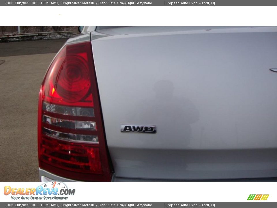 2006 Chrysler 300 C HEMI AWD Bright Silver Metallic / Dark Slate Gray/Light Graystone Photo #18
