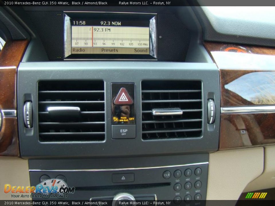 2010 Mercedes-Benz GLK 350 4Matic Black / Almond/Black Photo #13