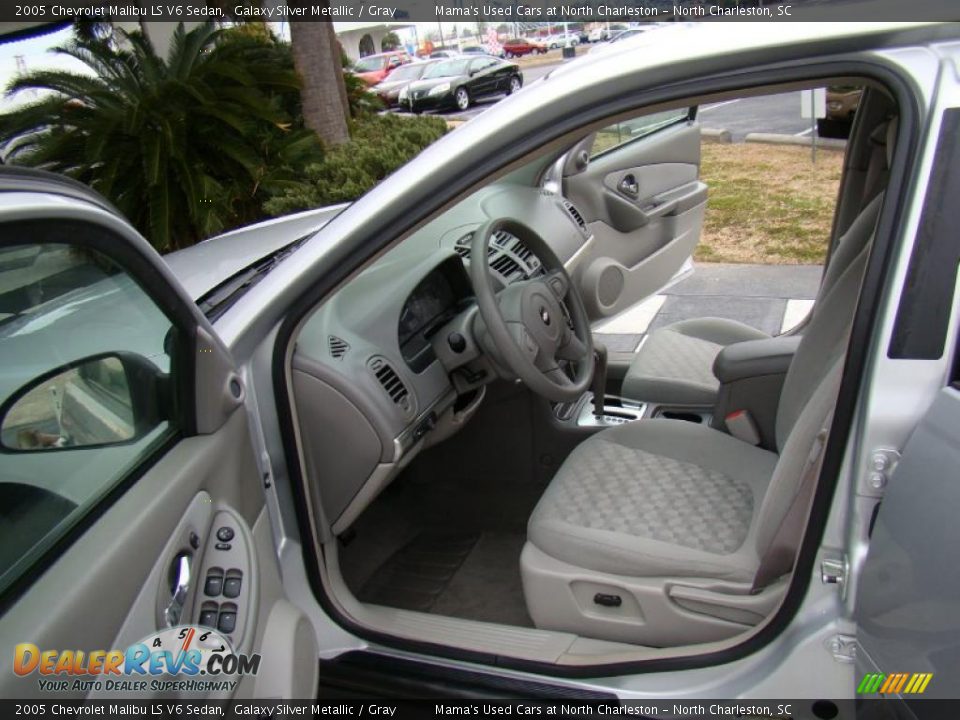 2005 Chevrolet Malibu LS V6 Sedan Galaxy Silver Metallic / Gray Photo #10