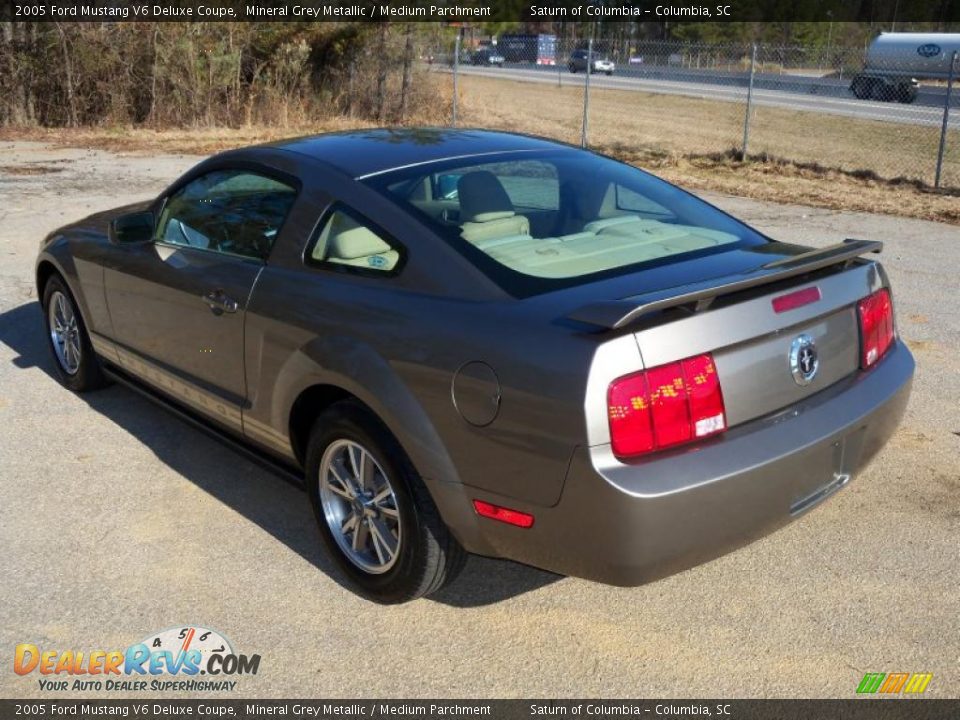 2005 Ford Mustang V6 Deluxe Coupe Mineral Grey Metallic / Medium Parchment Photo #5