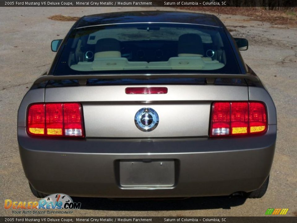 2005 Ford Mustang V6 Deluxe Coupe Mineral Grey Metallic / Medium Parchment Photo #6
