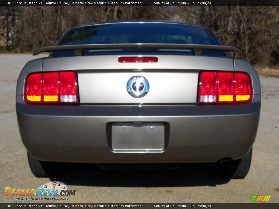 2005 Ford Mustang V6 Deluxe Coupe Mineral Grey Metallic / Medium Parchment Photo #7