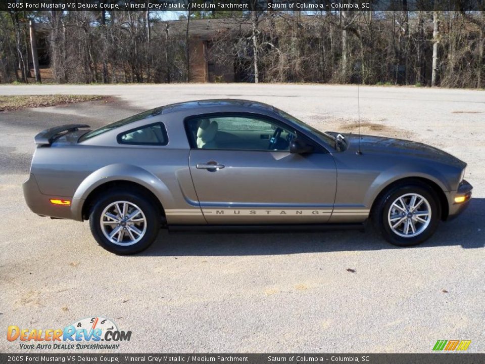 2005 Ford Mustang V6 Deluxe Coupe Mineral Grey Metallic / Medium Parchment Photo #9
