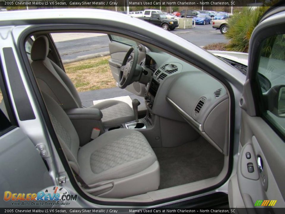 2005 Chevrolet Malibu LS V6 Sedan Galaxy Silver Metallic / Gray Photo #15