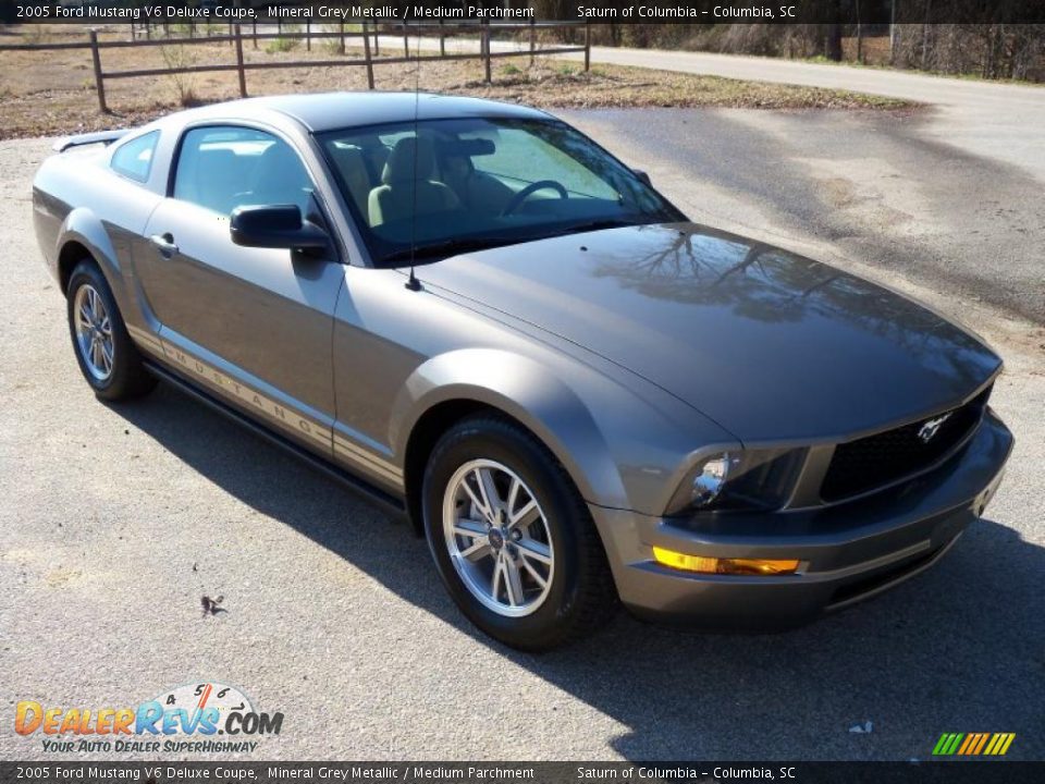 2005 Ford Mustang V6 Deluxe Coupe Mineral Grey Metallic / Medium Parchment Photo #10