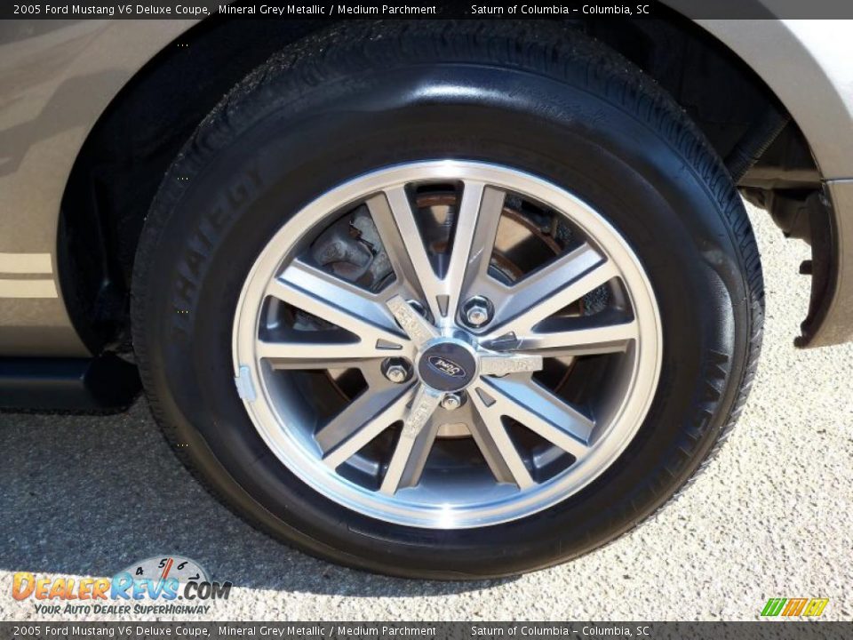 2005 Ford Mustang V6 Deluxe Coupe Mineral Grey Metallic / Medium Parchment Photo #12