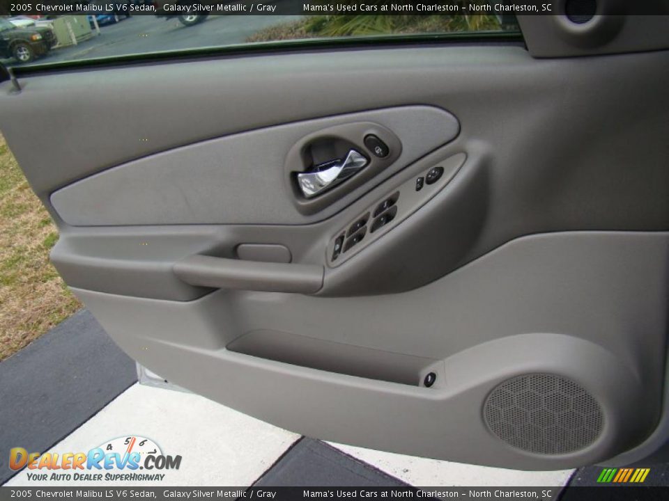 2005 Chevrolet Malibu LS V6 Sedan Galaxy Silver Metallic / Gray Photo #20