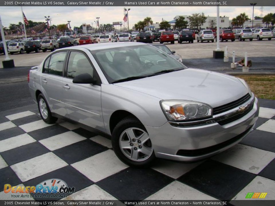 2005 Chevrolet Malibu LS V6 Sedan Galaxy Silver Metallic / Gray Photo #32