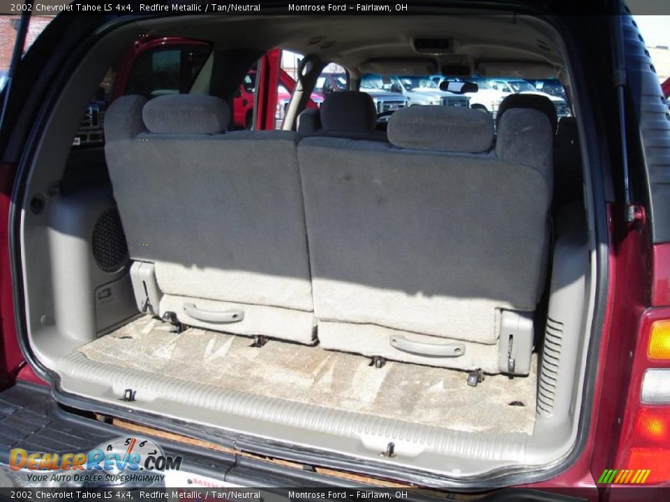 2002 Chevrolet Tahoe LS 4x4 Redfire Metallic / Tan/Neutral Photo #18