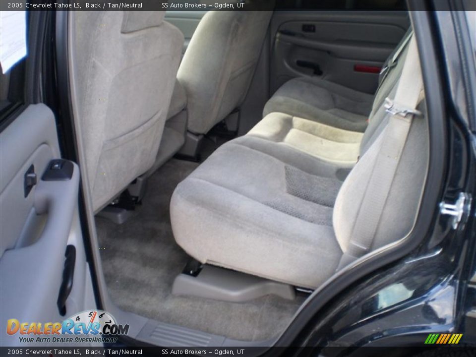 2005 Chevrolet Tahoe LS Black / Tan/Neutral Photo #5