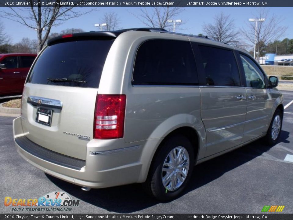 2010 Chrysler Town & Country Limited Light Sandstone Metallic / Medium Pebble Beige/Cream Photo #3