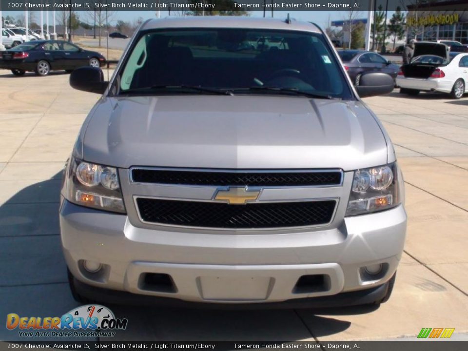 2007 Chevrolet Avalanche LS Silver Birch Metallic / Light Titanium/Ebony Photo #3