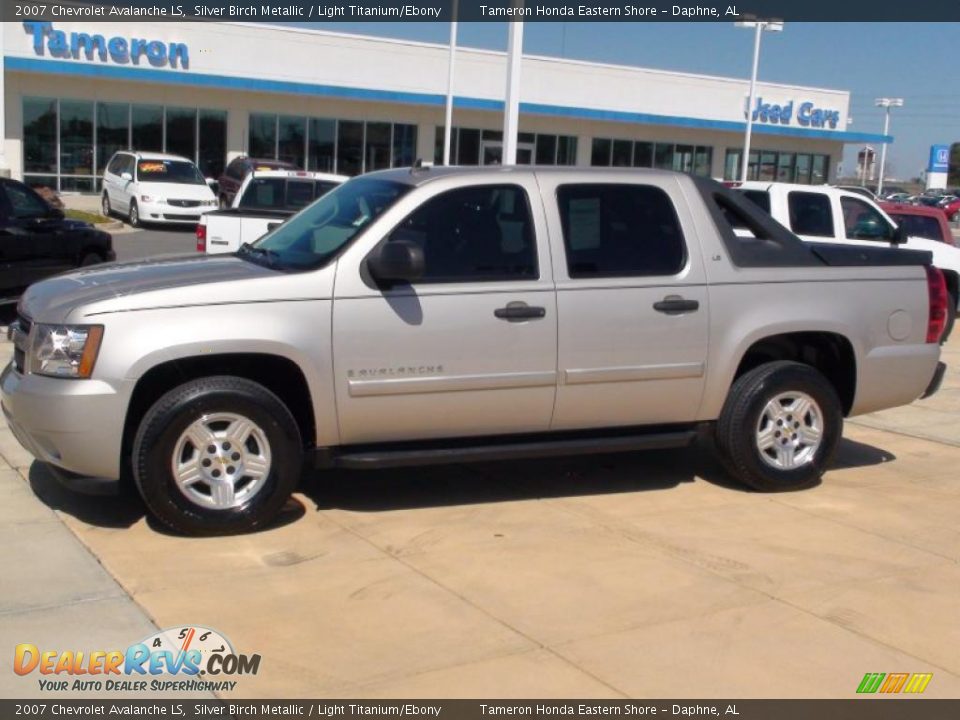 2007 Chevrolet Avalanche LS Silver Birch Metallic / Light Titanium/Ebony Photo #5