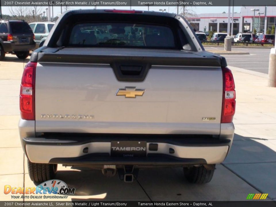 2007 Chevrolet Avalanche LS Silver Birch Metallic / Light Titanium/Ebony Photo #7
