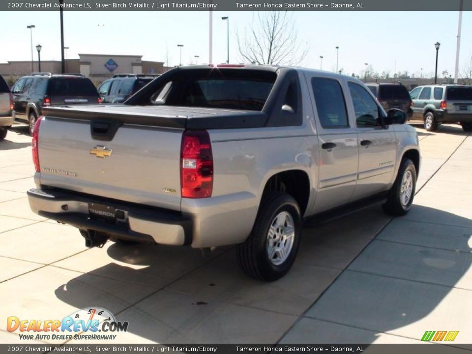 2007 Chevrolet Avalanche LS Silver Birch Metallic / Light Titanium/Ebony Photo #8