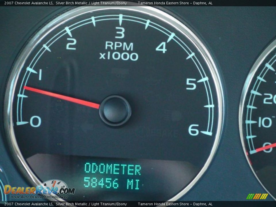2007 Chevrolet Avalanche LS Silver Birch Metallic / Light Titanium/Ebony Photo #10