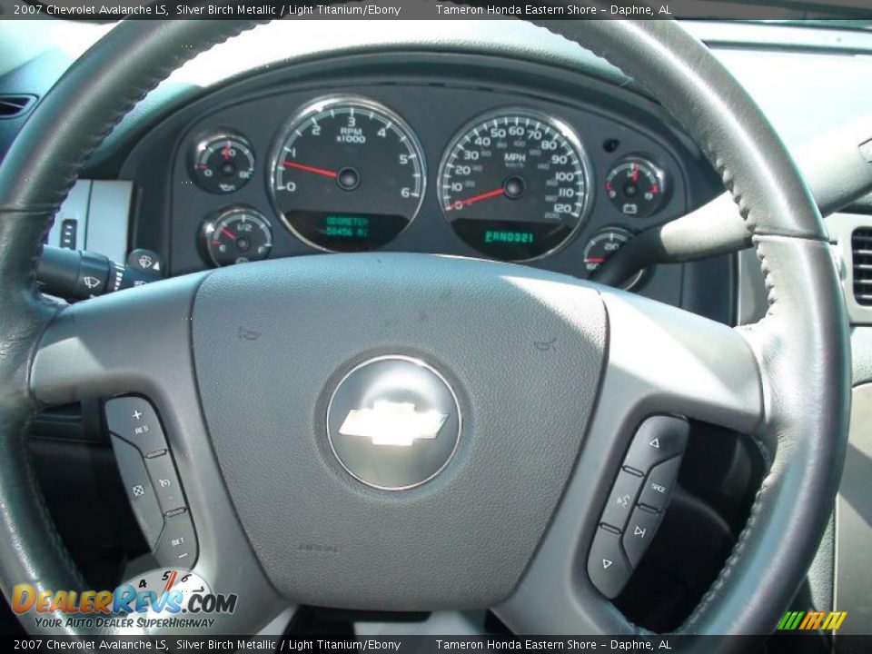 2007 Chevrolet Avalanche LS Silver Birch Metallic / Light Titanium/Ebony Photo #14