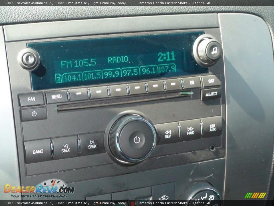 2007 Chevrolet Avalanche LS Silver Birch Metallic / Light Titanium/Ebony Photo #17