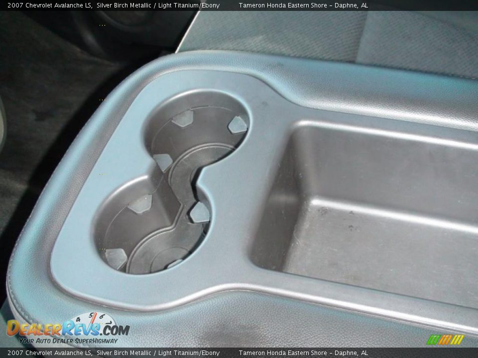 2007 Chevrolet Avalanche LS Silver Birch Metallic / Light Titanium/Ebony Photo #18