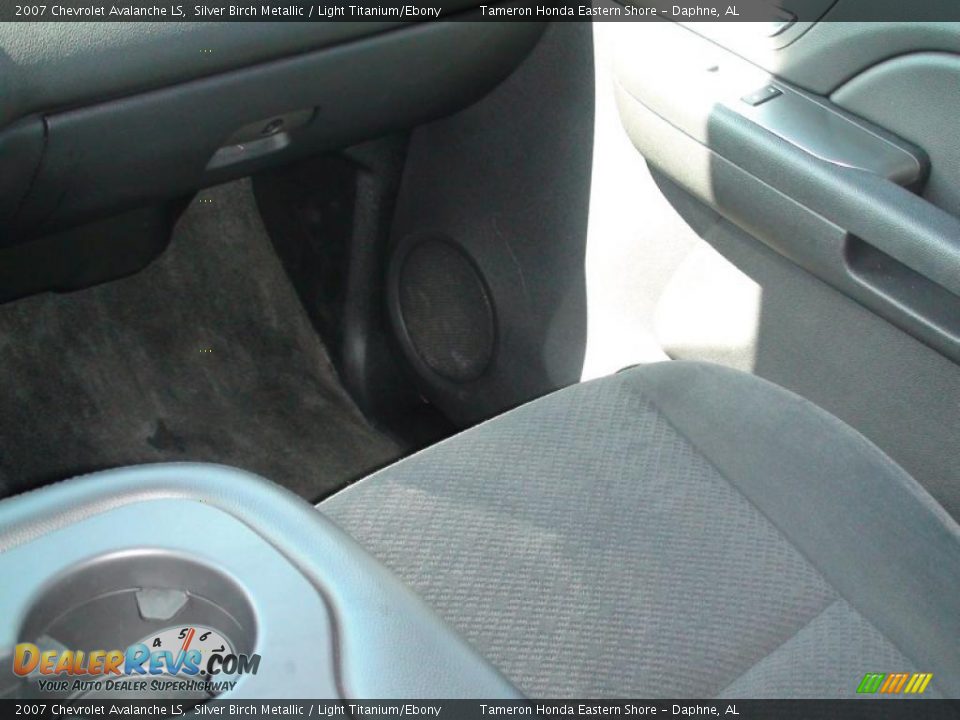 2007 Chevrolet Avalanche LS Silver Birch Metallic / Light Titanium/Ebony Photo #19