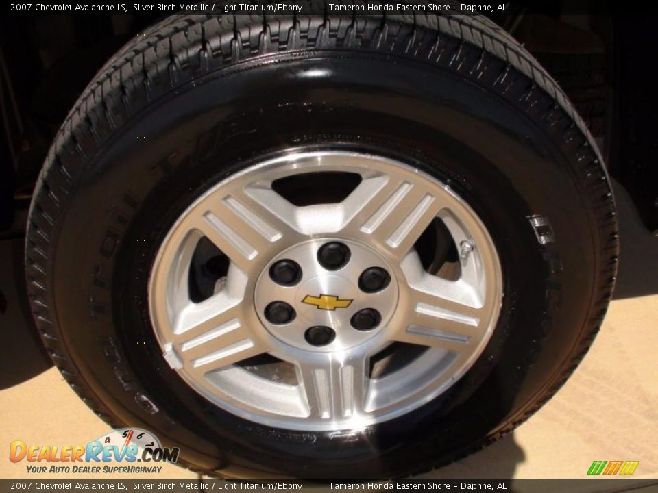 2007 Chevrolet Avalanche LS Silver Birch Metallic / Light Titanium/Ebony Photo #26
