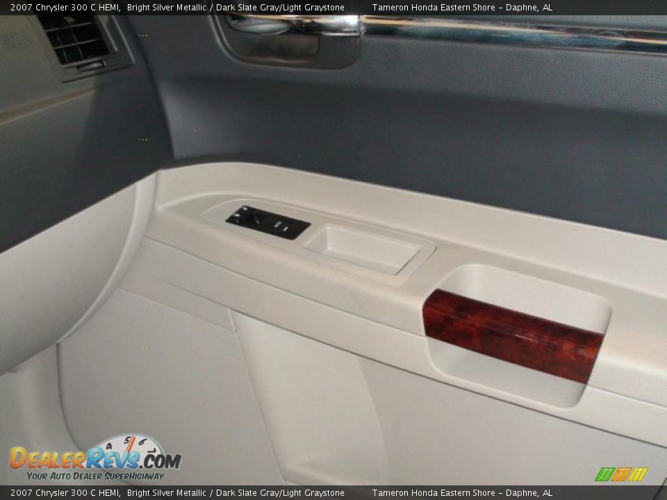 2007 Chrysler 300 C HEMI Bright Silver Metallic / Dark Slate Gray/Light Graystone Photo #25