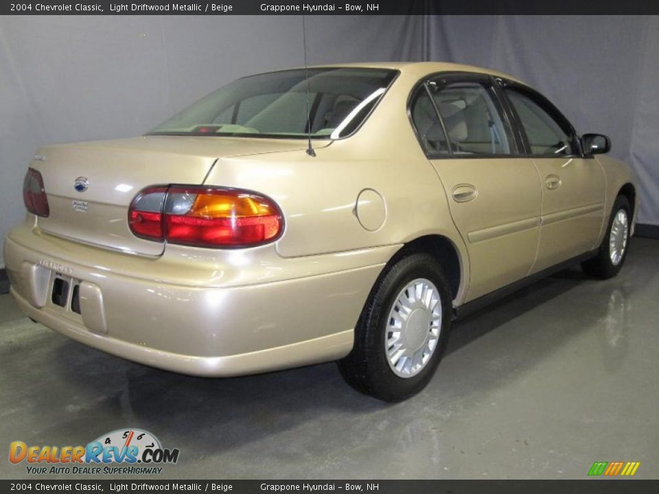 2004 Chevrolet Classic Light Driftwood Metallic / Beige Photo #3
