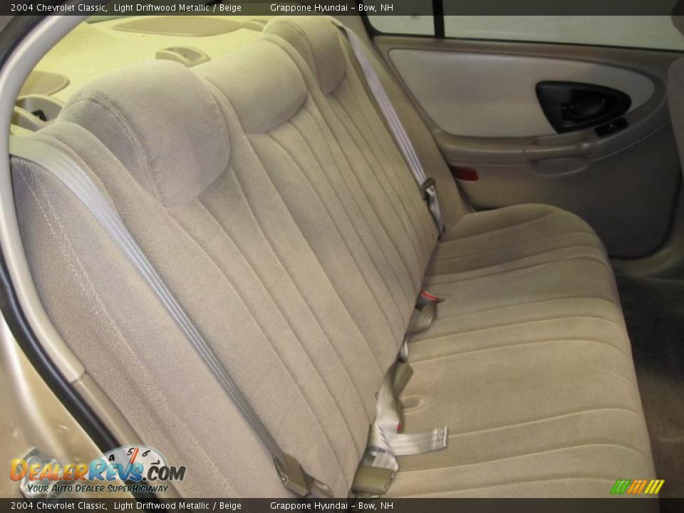 2004 Chevrolet Classic Light Driftwood Metallic / Beige Photo #6