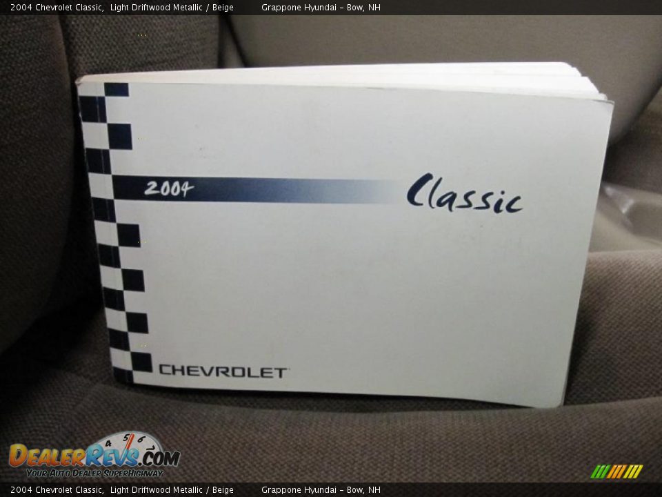2004 Chevrolet Classic Light Driftwood Metallic / Beige Photo #8
