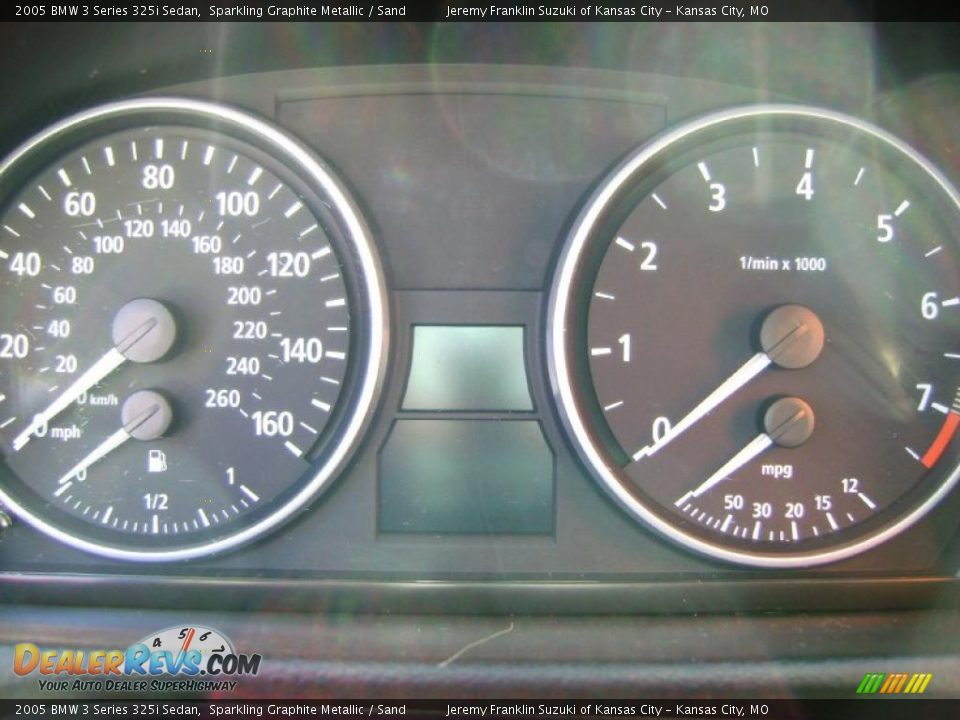 2005 BMW 3 Series 325i Sedan Sparkling Graphite Metallic / Sand Photo #13