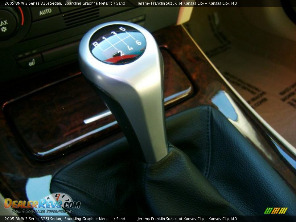 2005 BMW 3 Series 325i Sedan Sparkling Graphite Metallic / Sand Photo #14