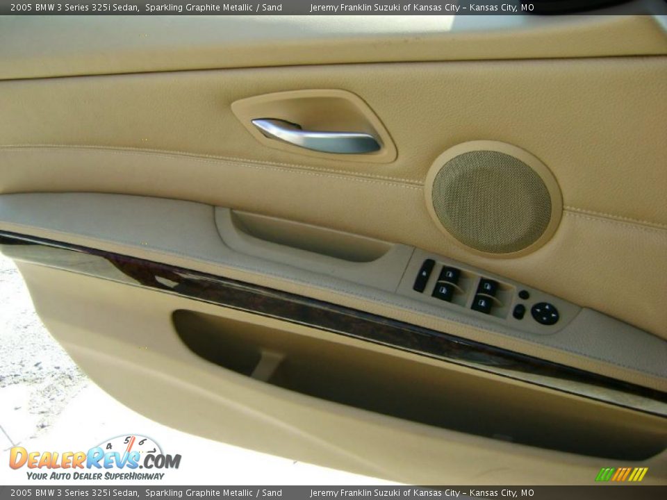 2005 BMW 3 Series 325i Sedan Sparkling Graphite Metallic / Sand Photo #15