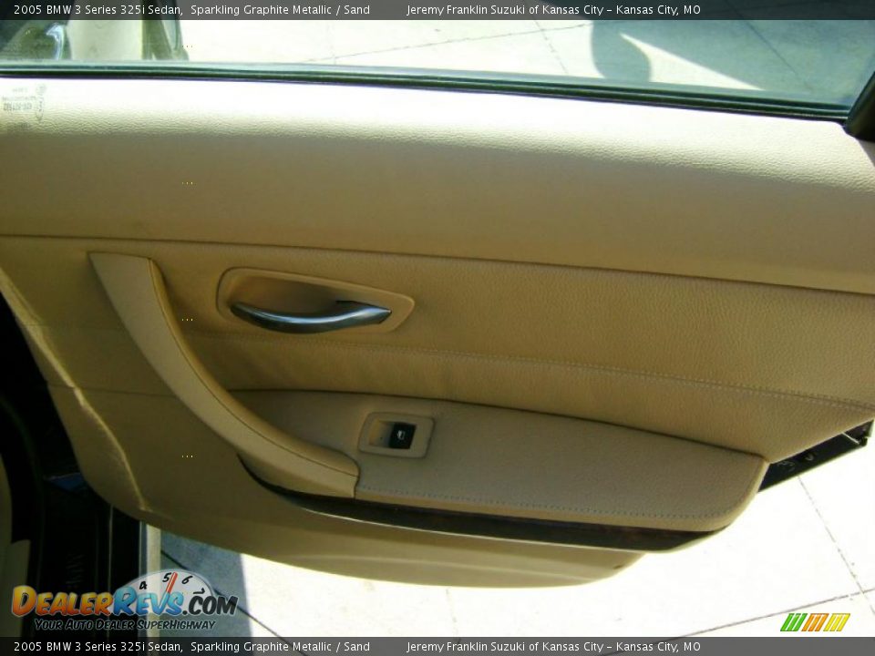 2005 BMW 3 Series 325i Sedan Sparkling Graphite Metallic / Sand Photo #19