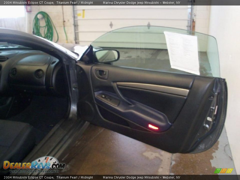 2004 Mitsubishi Eclipse GT Coupe Titanium Pearl / Midnight Photo #17
