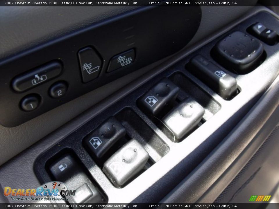 2007 Chevrolet Silverado 1500 Classic LT Crew Cab Sandstone Metallic / Tan Photo #12