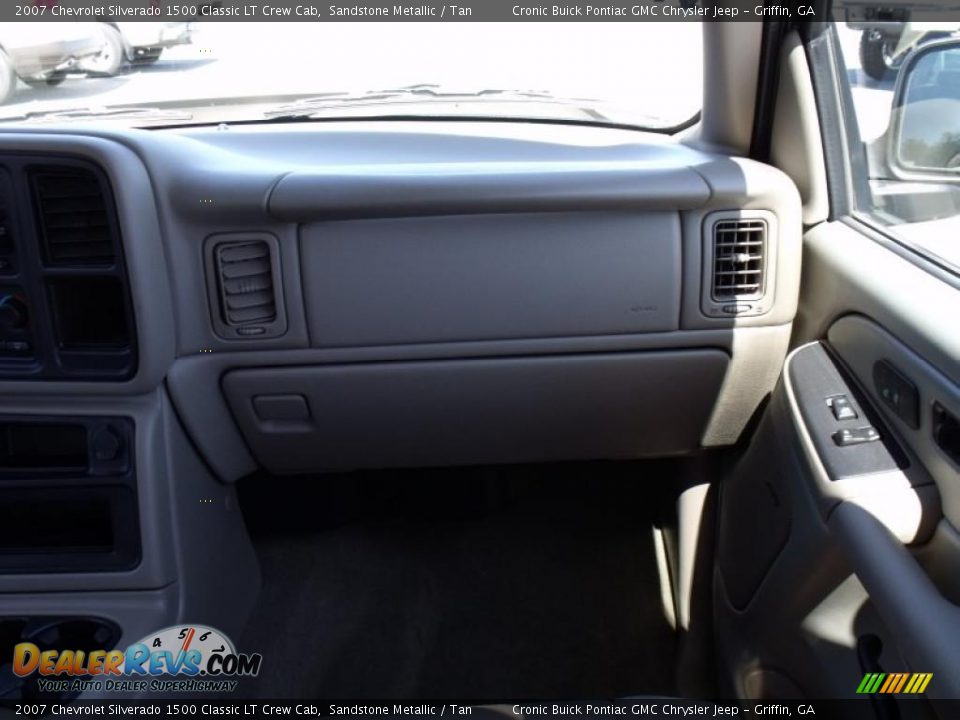 2007 Chevrolet Silverado 1500 Classic LT Crew Cab Sandstone Metallic / Tan Photo #17