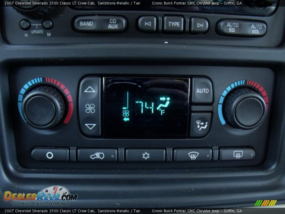 2007 Chevrolet Silverado 1500 Classic LT Crew Cab Sandstone Metallic / Tan Photo #22