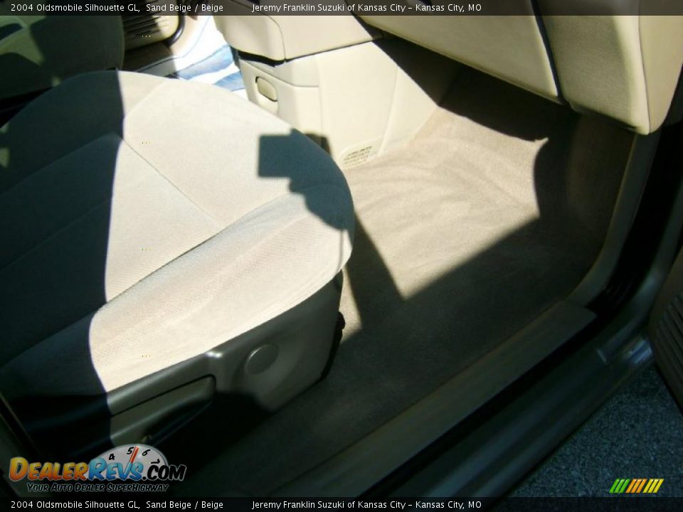 2004 Oldsmobile Silhouette GL Sand Beige / Beige Photo #7